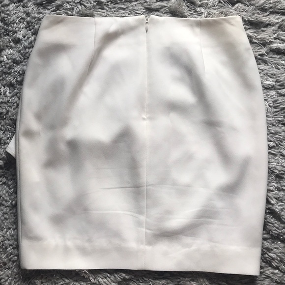Zara white ruffle skirt - Picture 2 of 3